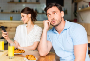 私って嫌われているの 目の前であくびをする男性心理と対応策を解説 Galichu